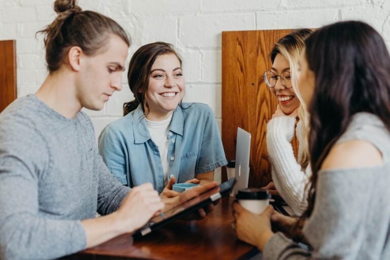 Using market research in B2B Saas development - group of researchers discusses market research results